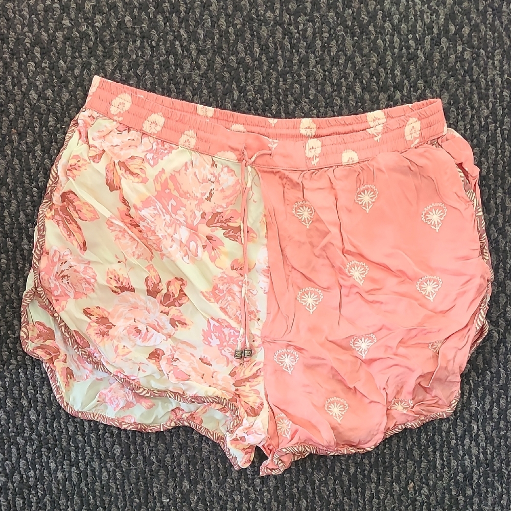 Zara Pink and Cream Floral‎ Shorts